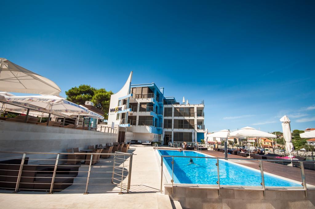 Hotel Maxim Božava Exterior foto